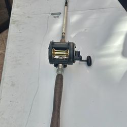 Ocean Master OML25 In Pristine Condition Paired With 6’6” Heavy Duty Trolling Rod
