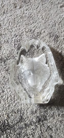 Wolf Paper Weight