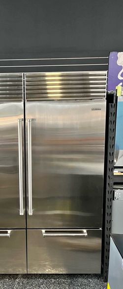 Sub Zero stainless steel built in bottom freezer 30” Refrigerator