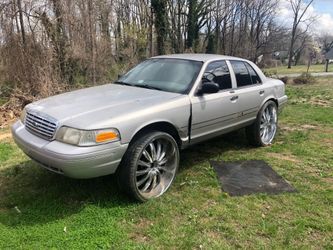 2004 Ford Crown Victoria