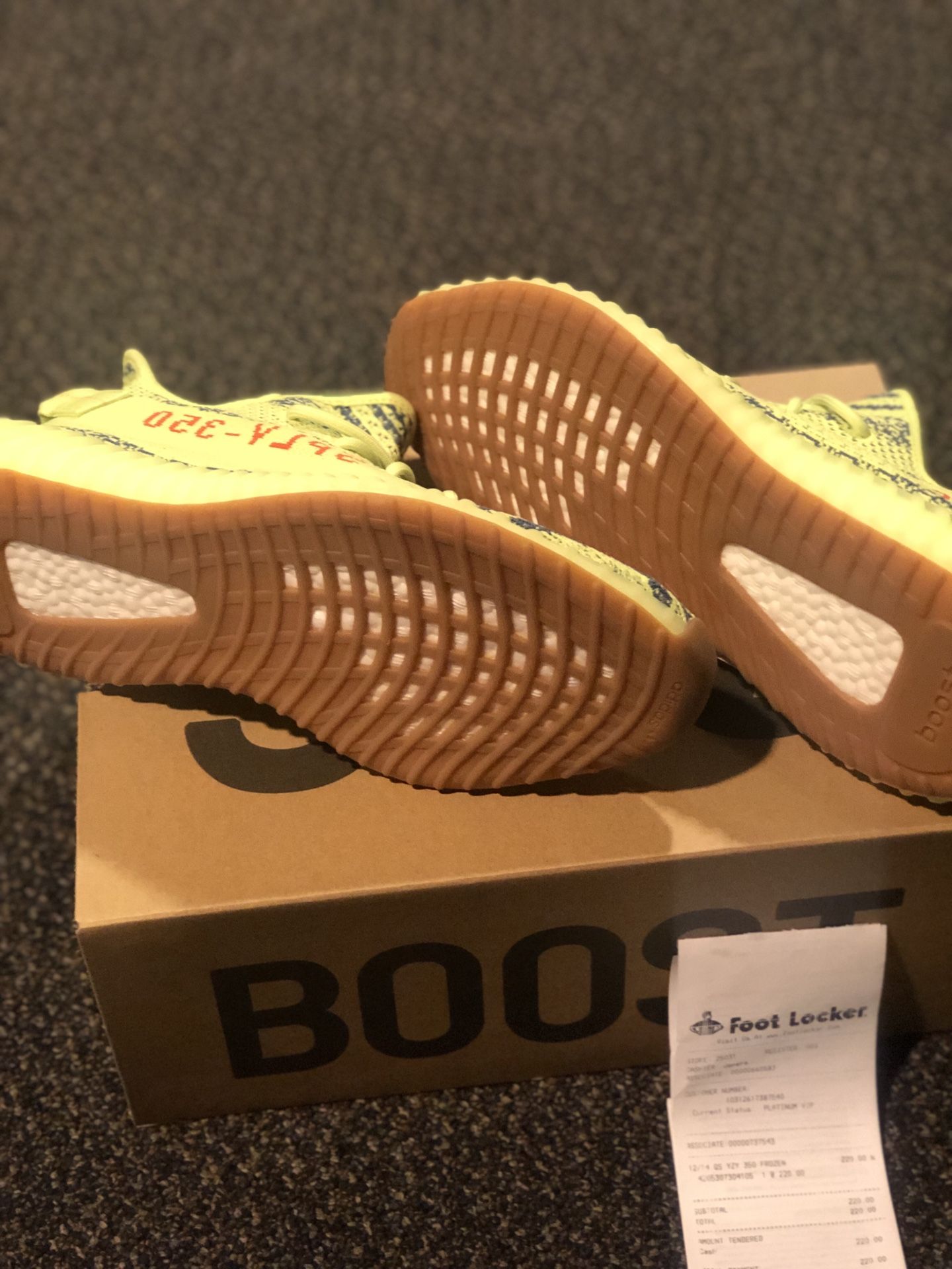 Yeezy frozen yellow sz