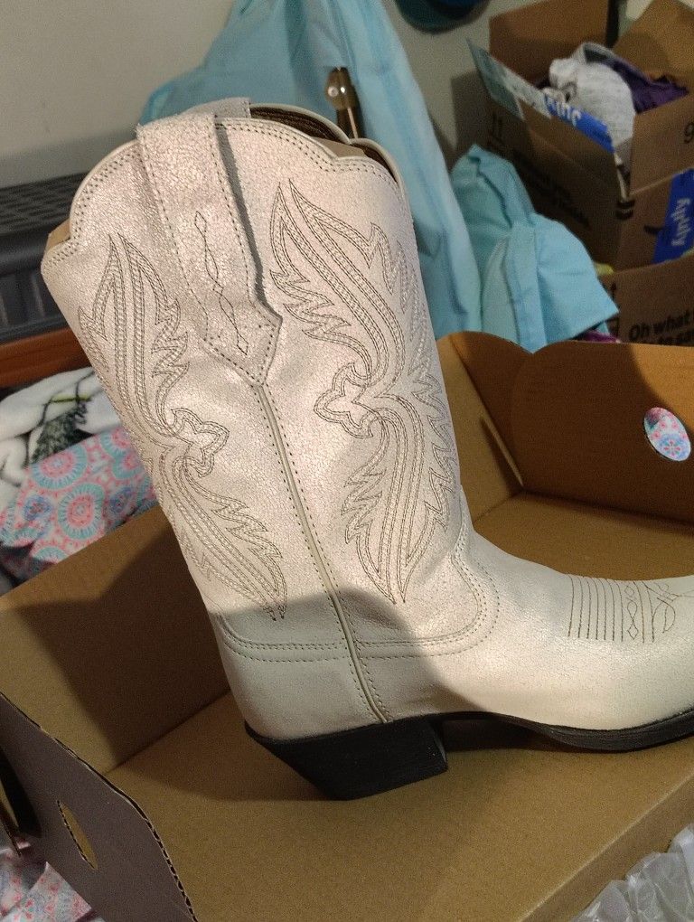 Cowgirl Boots Brand New Only Wore One Time Did Not Fit Probably