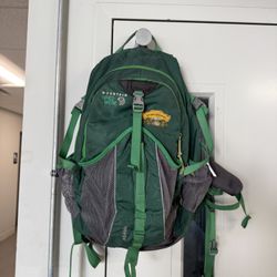 MOUNTAIN HARDWARE, AGAMA Backpack Outdoor Hiking Camping Day (Good condition) PICK UP IN CORNELIUS