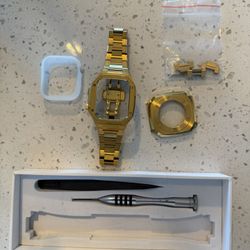 Gold Apple Watch Band And Case