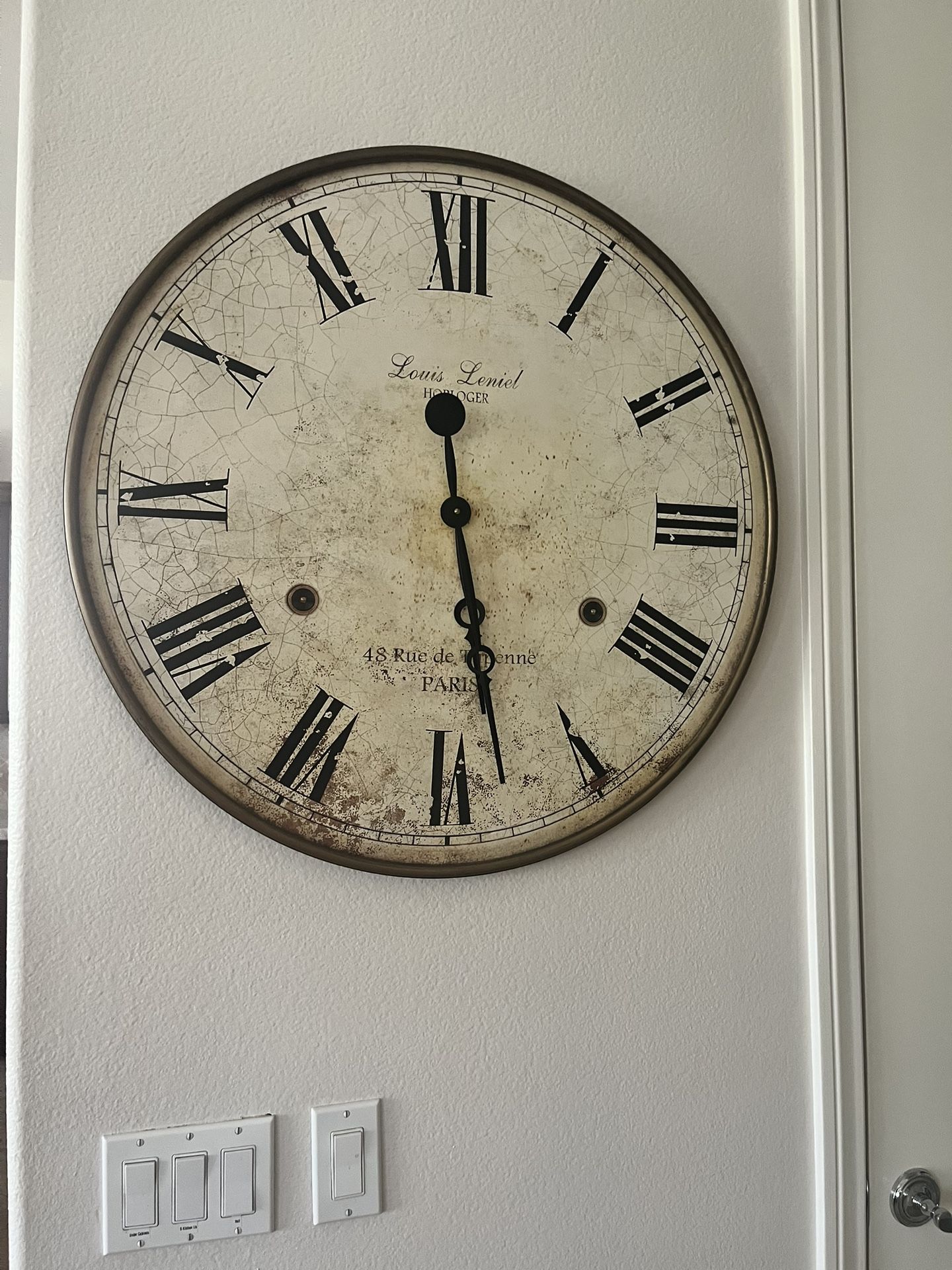Louis Lenial Wall Clock