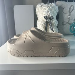 Reebok Tan Platform Slides.