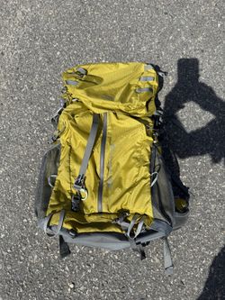 REI Flash 62 Ultra Light Hiking Backpack Metal Frame Pack Unisex Used