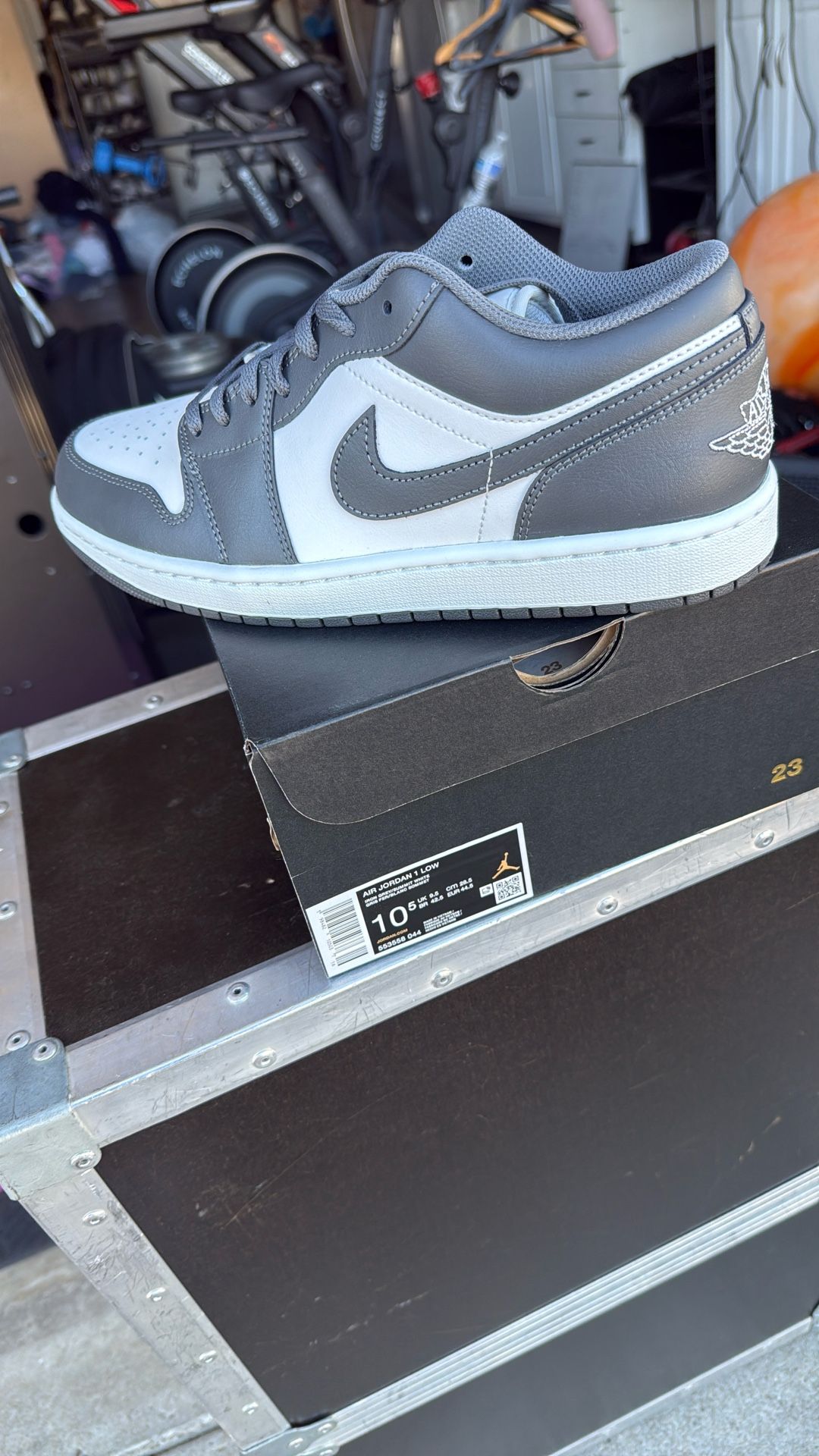 Air Jordan 1 Low Grey / White Mens Size 10.5