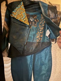 Costume