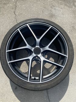 1 Tire And Aluminum Rims 225 35 20