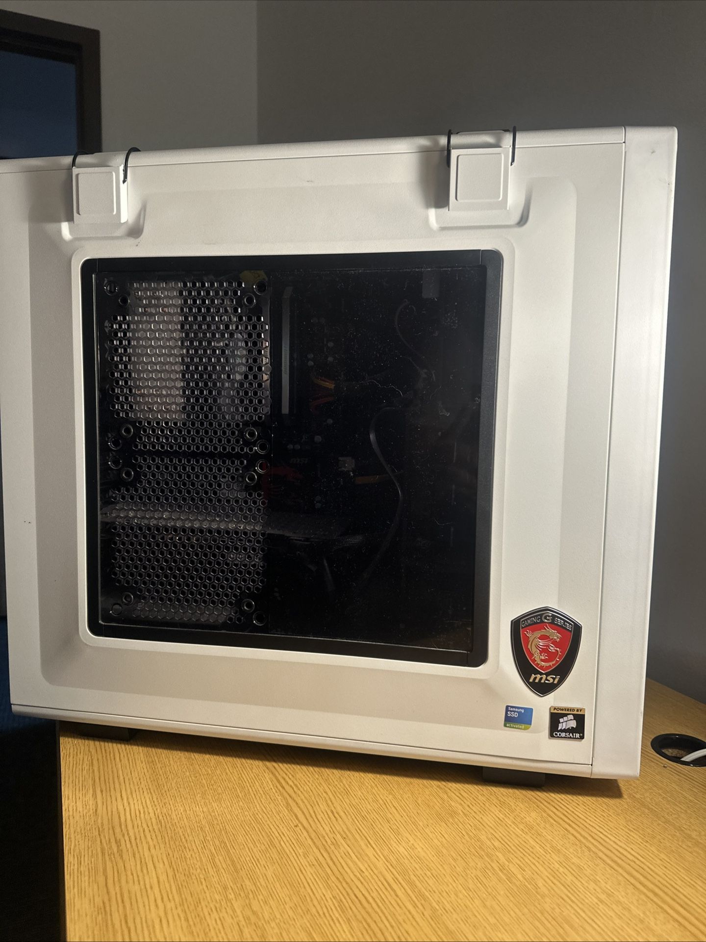 Corsair Vengeance C70 Mid Tower Case (Arctic White)