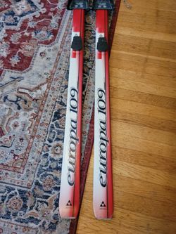Fischer Europa109 crown cross country skis