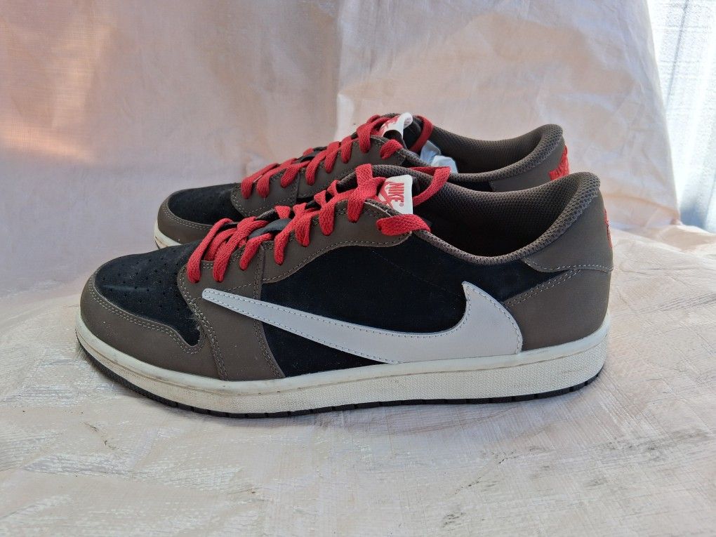 Jordan 1 Low travis scott size 13***BRAND NEW***