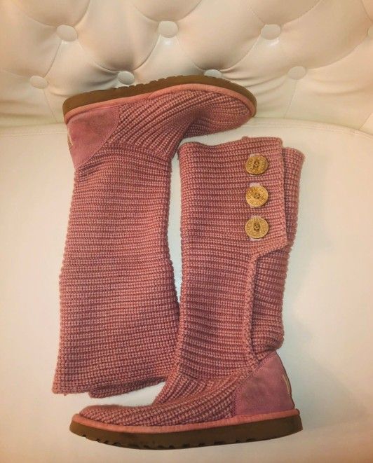 UGG Women's Classic Carey, Button Detailed Knit Boots