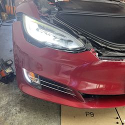 Tesla Model S Headlight Passenger / Right