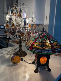 STAINED GLASS TIFFANY LAMPS