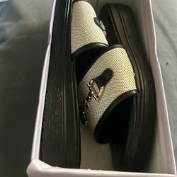 Women’s Sandals Size 6