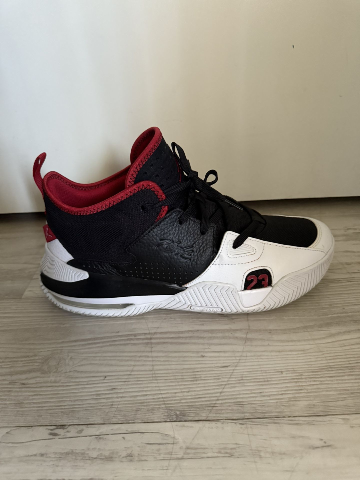 Nike Mens Jordan Stay Loyal 2. Worn once!!!