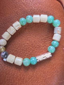 Beaded Stretch Bracelet Green and Cream
