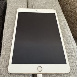 iPad Series 3 Mini, 16G, Rose Gold.