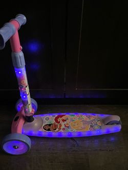 Disney Princess Kids Light-Up 3-Wheel Scooter