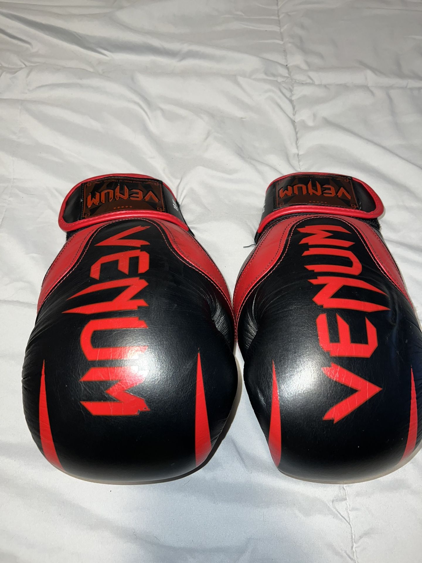 Venum Absolute 2.0 Nappa Leather Boxing Gloves 16oz