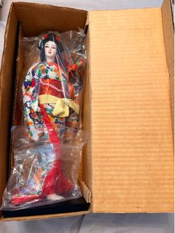 Vintage Japanese Maiko/Geisha Display Doll – 16” Tall – Made in Japan – O.A.A. Sticker