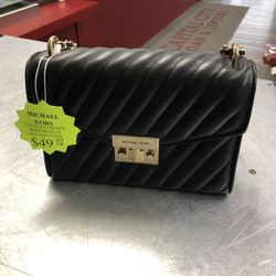 1003 Michael Kors Black Rose Medium Quilted Shoulder Bag 011786