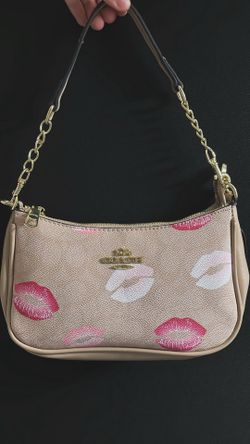 Kiss coach purse💋