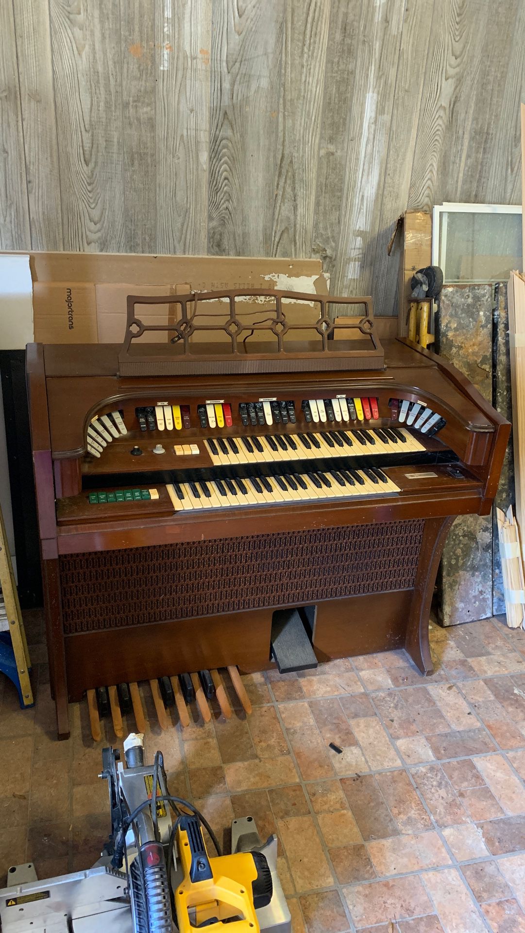 Wurlitzer organ