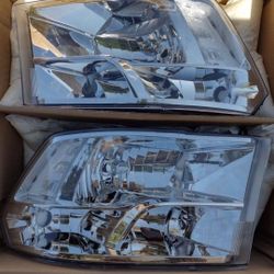 09-18 RAM Headlights Faros Calaveras Micas Luces 