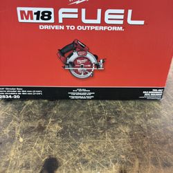 Milwaukee M18 Fuel Skil Saw