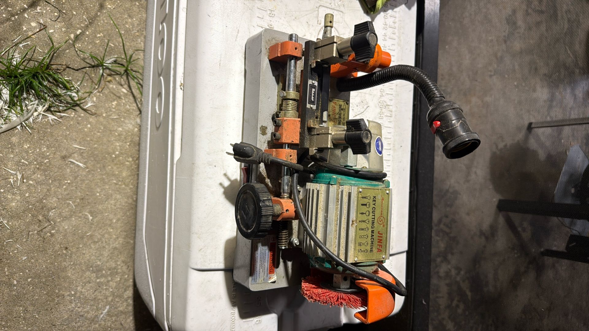 Key Cutting Machine 