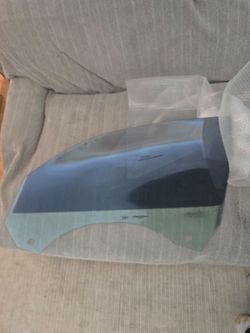 BMW E82 135i 128i Passenger Window Glass