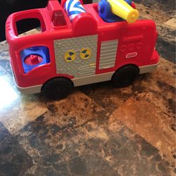 FISHER PRICE Little People Helping Others Fire Truck , Lights & Sound