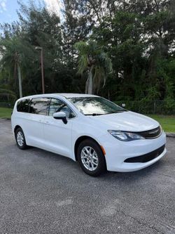 2022 Chrysler Voyager