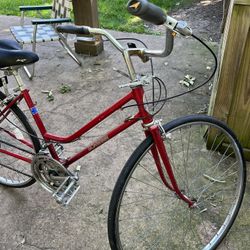 Vintage Ladies Schwinn Bicycle for Sale in Greenville, SC - OfferUp