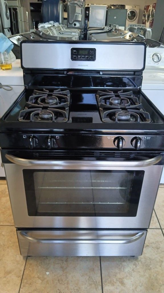 Frigidaire Refrigerator And Stove Everything Good.