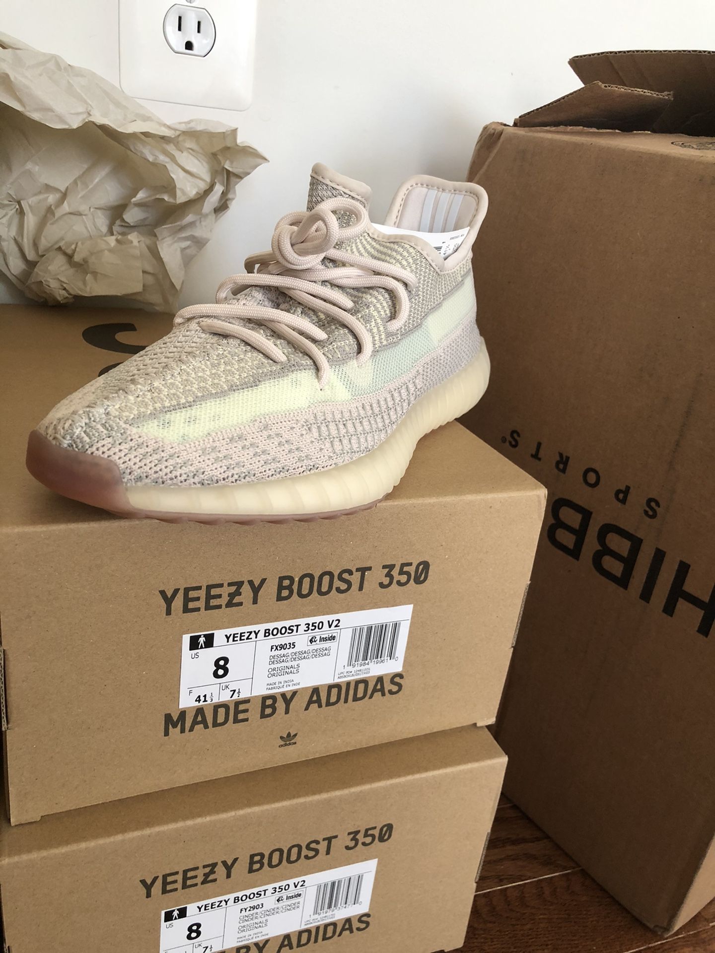Yeezy 350 v2 citrin