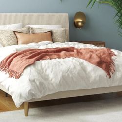 Queen Bed Frame With Casper Mattress 