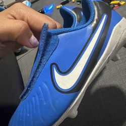 Soccer Cleats Boy 10.5c