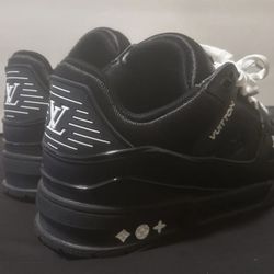Louis Vuitton Trainers Black and White Size 10