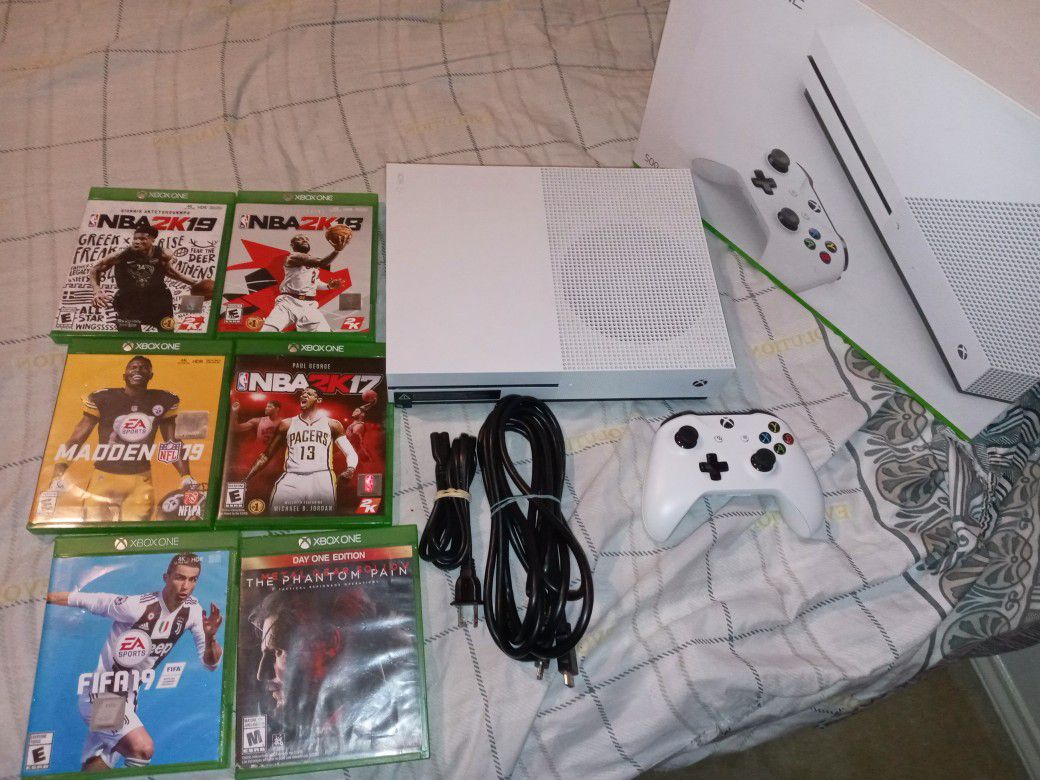 Xbox One S 500gb In Box With It's Cables, Controller And 6 Games 
