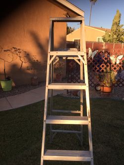 6 Ft Aluminum Stepladder