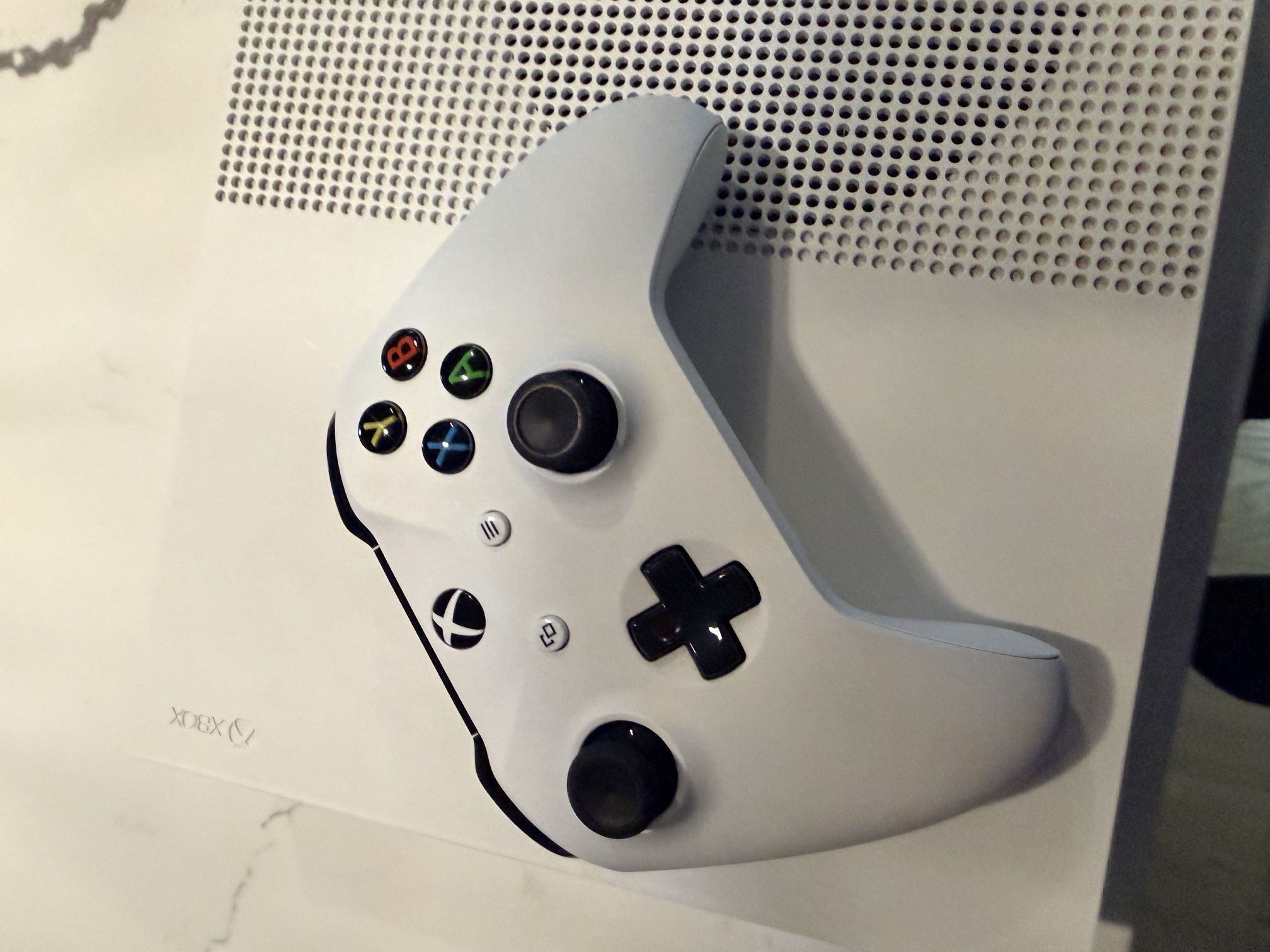 Xbox One With Console And Headphones