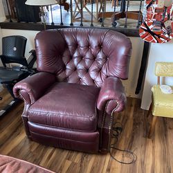 Brown Leather Recliner In Like New Condition