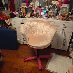 Vanity chair