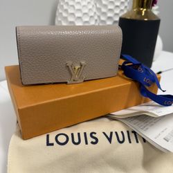 Louis Vuitton Capucines Wallet – Cappuccino /  (Authentic)