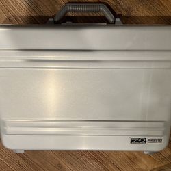 Zero Halliburton Z2 Thin Briefcase