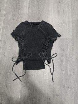 FASHION NOVA BLOUSE SOFT MATERIAL SIZE SMALL